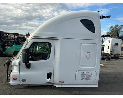Freightliner Cascadia 125 Cab Assembly
