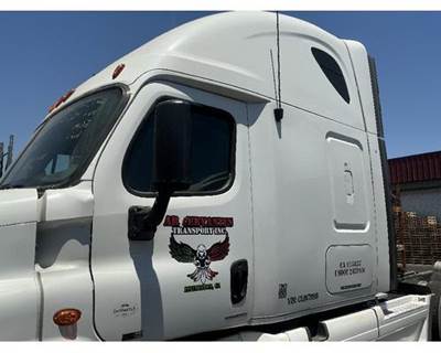 Freightliner Cascadia 125 Cab Assembly for a Freightliner CASCADIA