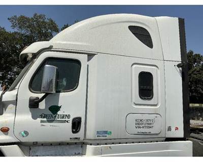 Freightliner Cascadia 125 Cab Assembly for a Freightliner CASCADIA