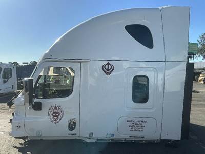 Freightliner Cascadia 125 Evolution 72" Raised Roof Cab Assembly for a Freightliner Cascadia 125