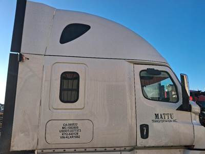Freightliner Cascadia 126 Cab Assembly for a Freightliner CASCADIA