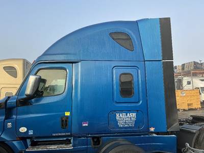 Freightliner Cascadia 126 Cab Assembly for a Freightliner CASCADIA