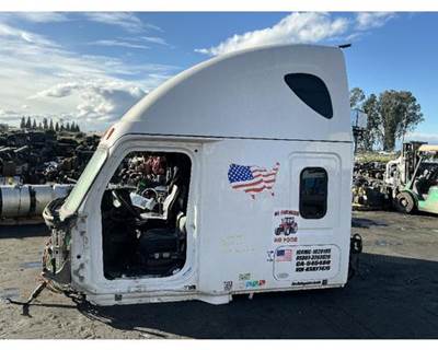 Freightliner Cascadia 126 Cab Assembly