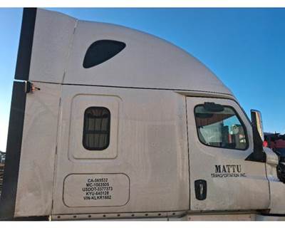 Freightliner Cascadia 126 Cab Assembly for a Freightliner CASCADIA