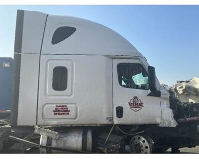 Freightliner Cascadia 126 Cab Assembly