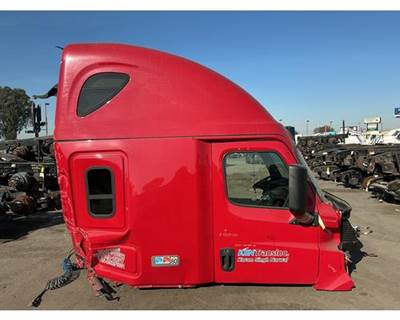 Freightliner Cab Assembly for a Freightliner CASCADIA