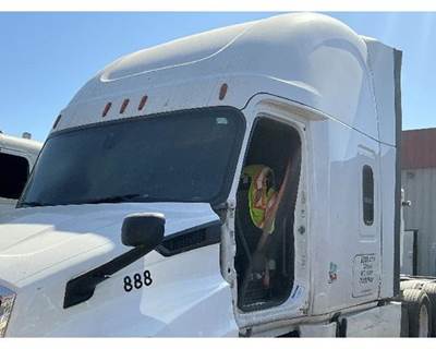 Freightliner Cascadia 126 Cab Assembly for a Freightliner CASCADIA