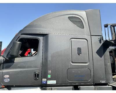 Freightliner Cascadia 126 Cab Assembly