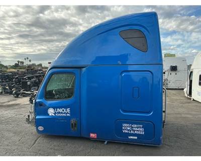 Freightliner Cascadia 126 Cab Assembly