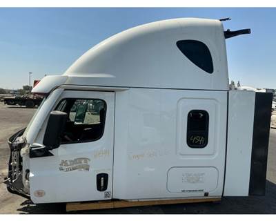 Freightliner Cascadia 126 Cab Assembly