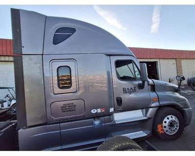 Freightliner Cascadia Cab Assembly for a Freightliner Cascadia 125