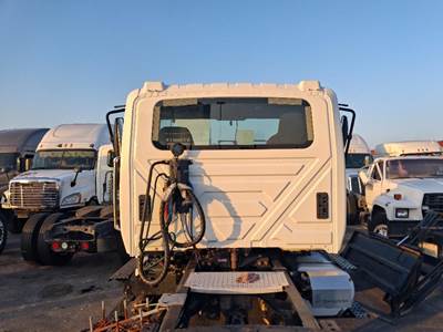 International DuraStar 4400 Cab Assembly for a International 4400