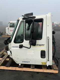 International DuraStar 4400 Cab Assembly for a International 4400