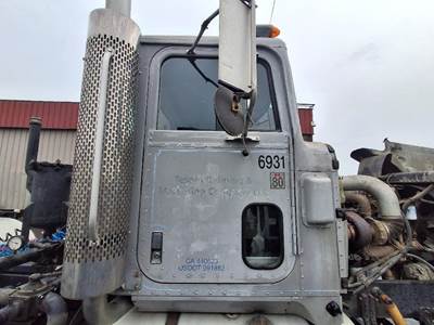 International F9370 Cab Assembly for a International F-9370