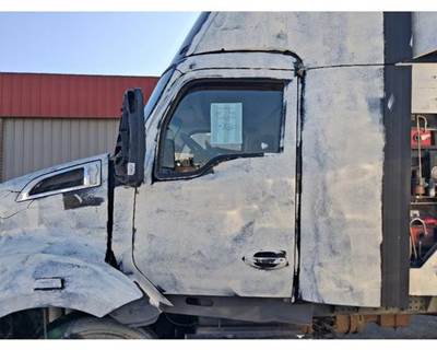 Kenworth T680 Cab Assembly