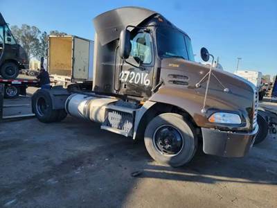 Mack Pinnacle CXU612 Cab Assembly for a Mack CXU612