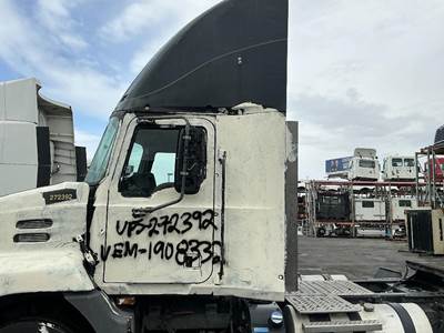 Mack Pinnacle CXU612 Cab Assembly for a Mack CXU612