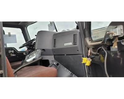 Mack Pinnacle CXU613 Cab Assembly for a Mack CXU613