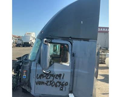 Mack Pinnacle CXU613 Cab Assembly