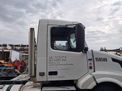 Volvo VNL Cab Assembly