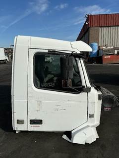 Volvo VNL Cab Assembly