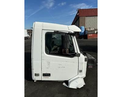 Volvo VNL Cab Assembly