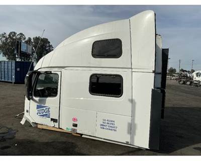 Volvo VNL Cab Assembly