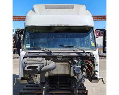 Volvo VNL670 Cab Assembly