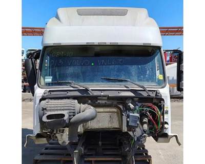 Volvo VNL670 Cab Assembly