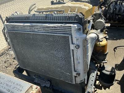 Detroit DD15 Cooling Assembly for a Freightliner Cascadia 125