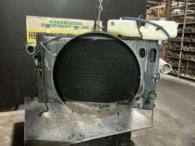 Ford L8513 Cooling Assembly