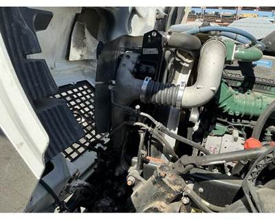 Volvo VNL Cooling Assembly