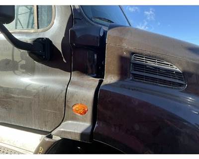 Freightliner Cascadia 113 Right Cowl