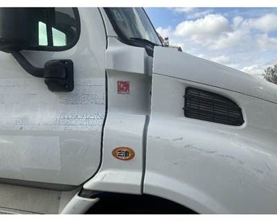 Freightliner Cascadia 113 Cowl for a Freightliner CASCADIA
