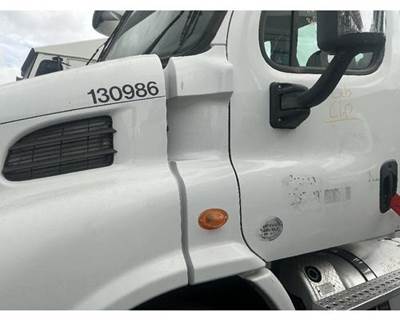 Freightliner Cascadia 113 Cowl for a Freightliner CASCADIA