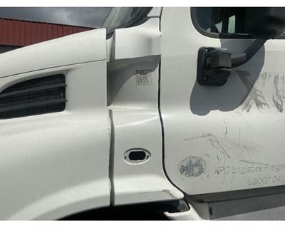 Freightliner Cascadia 113 Cowl for a Freightliner CASCADIA
