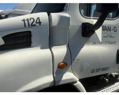 Freightliner Cascadia 113 Cowl for a Freightliner CASCADIA