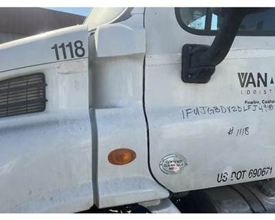 Freightliner Cascadia 113 Cowl for a Freightliner CASCADIA