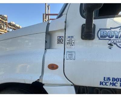Freightliner Cascadia 113 Cowl for a Freightliner CASCADIA
