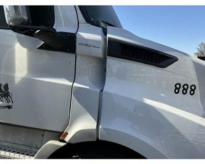 Freightliner Cascadia 116 Cowl
