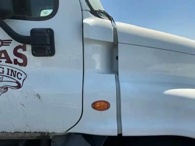 Freightliner Cascadia 125 Cowl