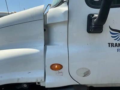 Freightliner Cascadia 125 Cowl