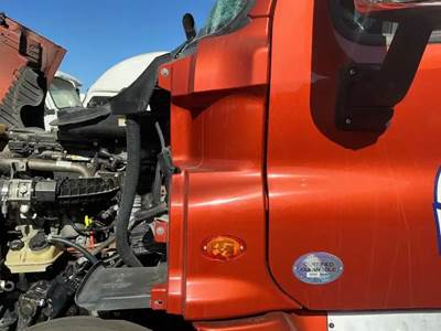 Freightliner Cascadia 125 Cowl