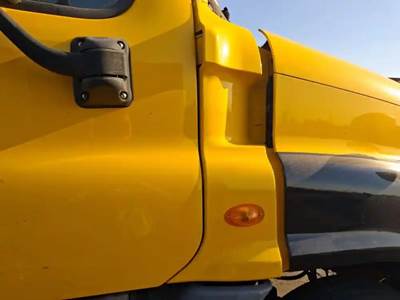 Freightliner Cascadia 125 Cowl