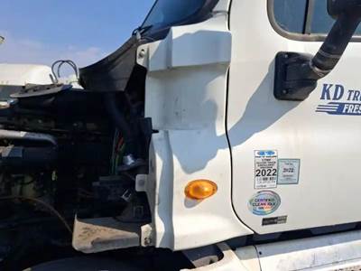 Freightliner Cascadia 125 Cowl