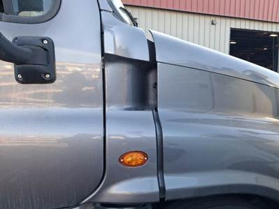 Freightliner Cascadia 125 Right Cowl for a Freightliner CASCADIA