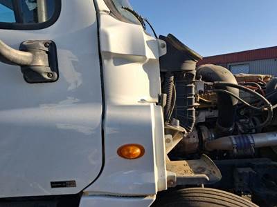 Freightliner Cascadia 125 Right Cowl for a Freightliner CASCADIA