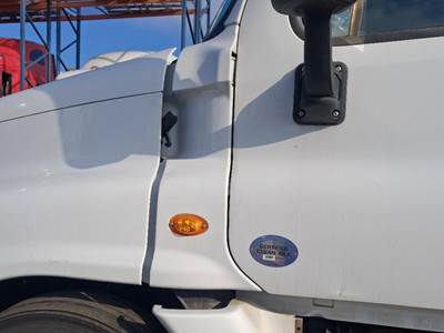 Freightliner Cascadia 125 Left Cowl for a Freightliner CASCADIA