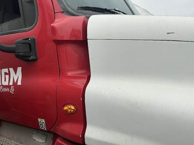 Freightliner Cascadia 125 Right Cowl for a Freightliner CASCADIA