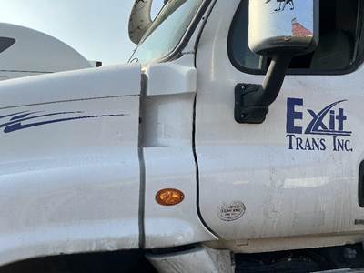 Freightliner Cascadia 125 Left Cowl for a Freightliner CASCADIA